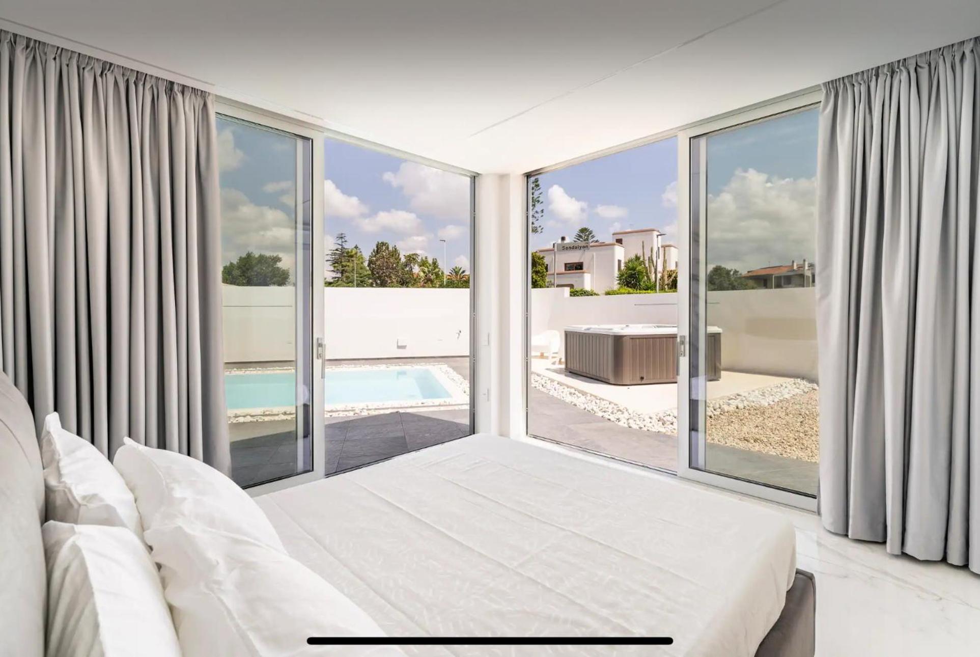 Leonida'S Room Pool And Jacuzzi Quartu SantʼElena Buitenkant foto