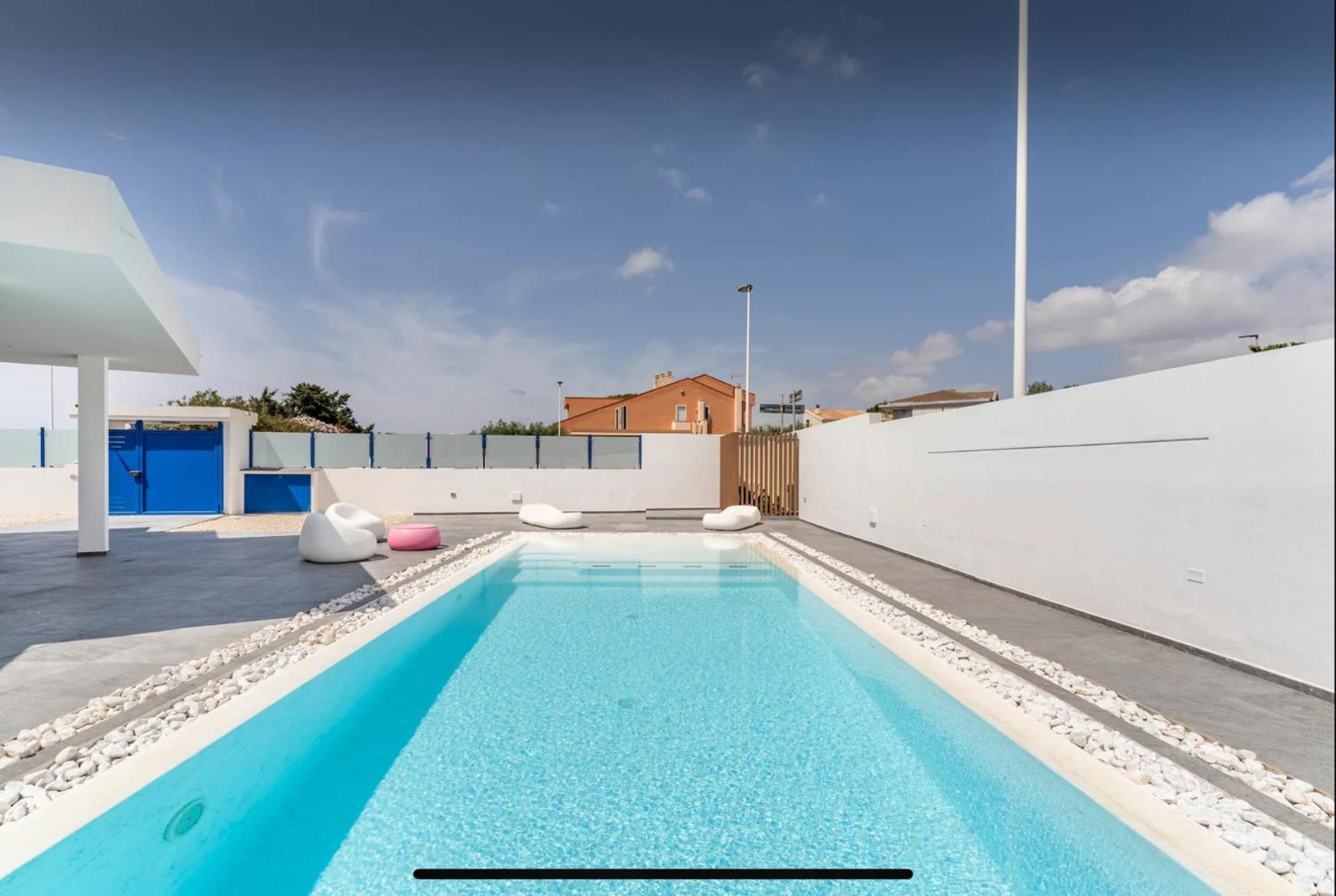 Leonida'S Room Pool And Jacuzzi Quartu SantʼElena Buitenkant foto